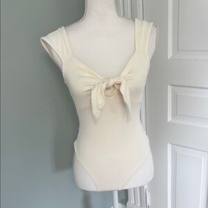 NWT Windsor Elegant Cream Tie-Front Women's Bodysuit Size Medium
